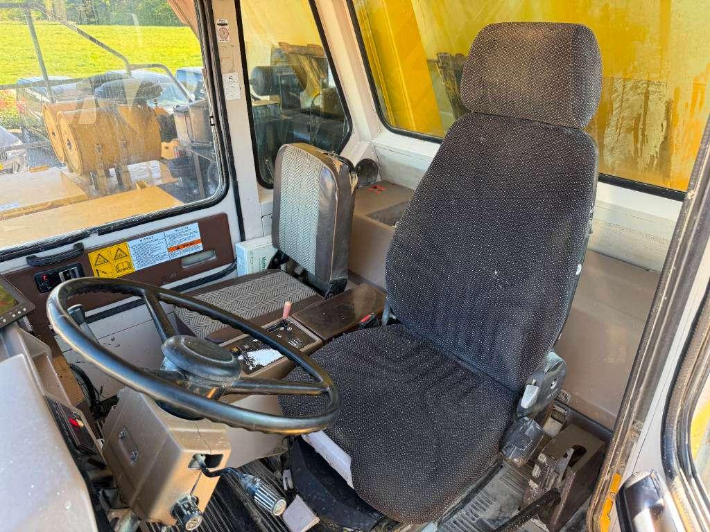 Komatsu HD605-5 - Automatic Greasing / Camera Photo 6