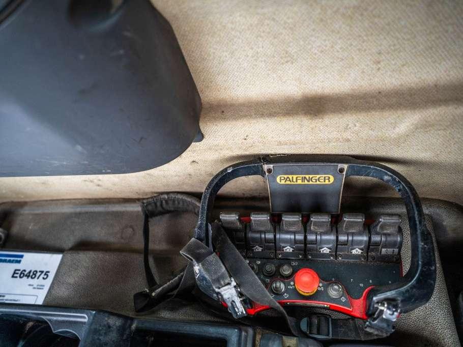 Renault KERAX 370 + PALFINGER 15T/M+2EXT. Photo 13