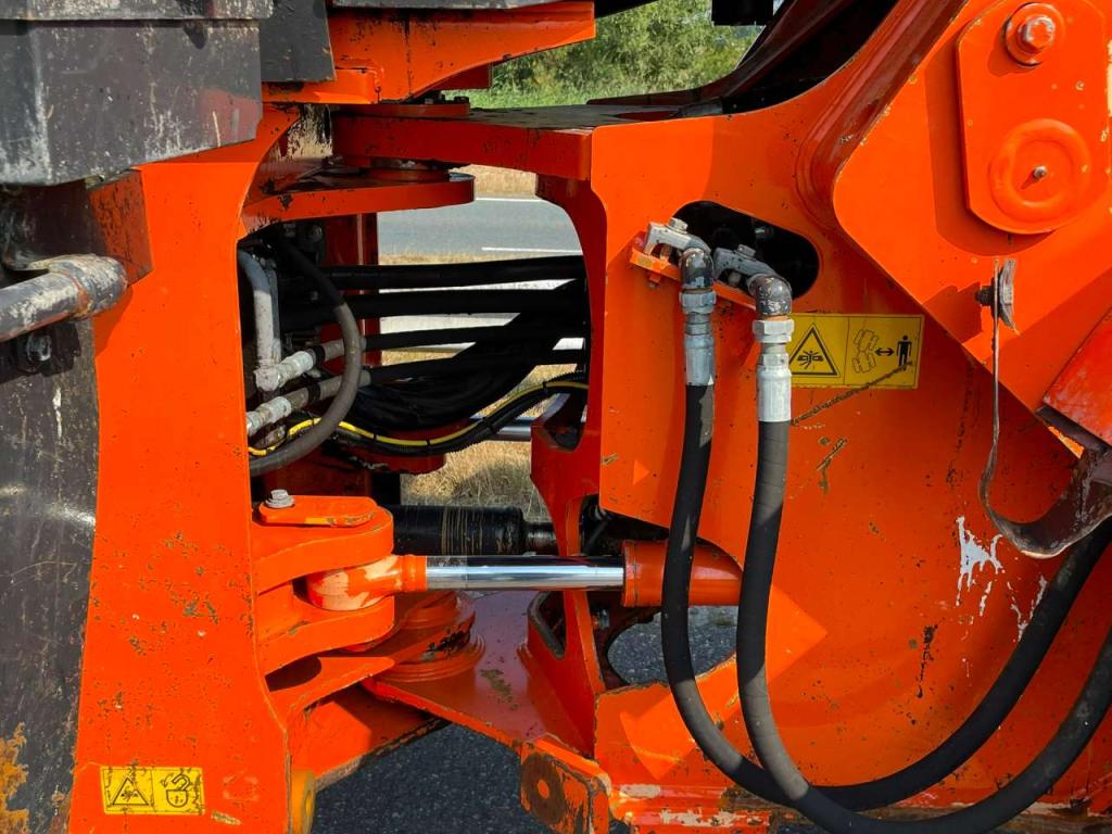 Hitachi ZW180-5B Photo 15