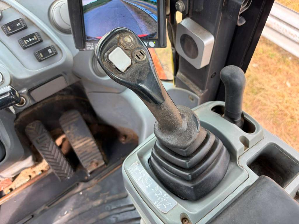 Hitachi ZW180-5B Photo 20