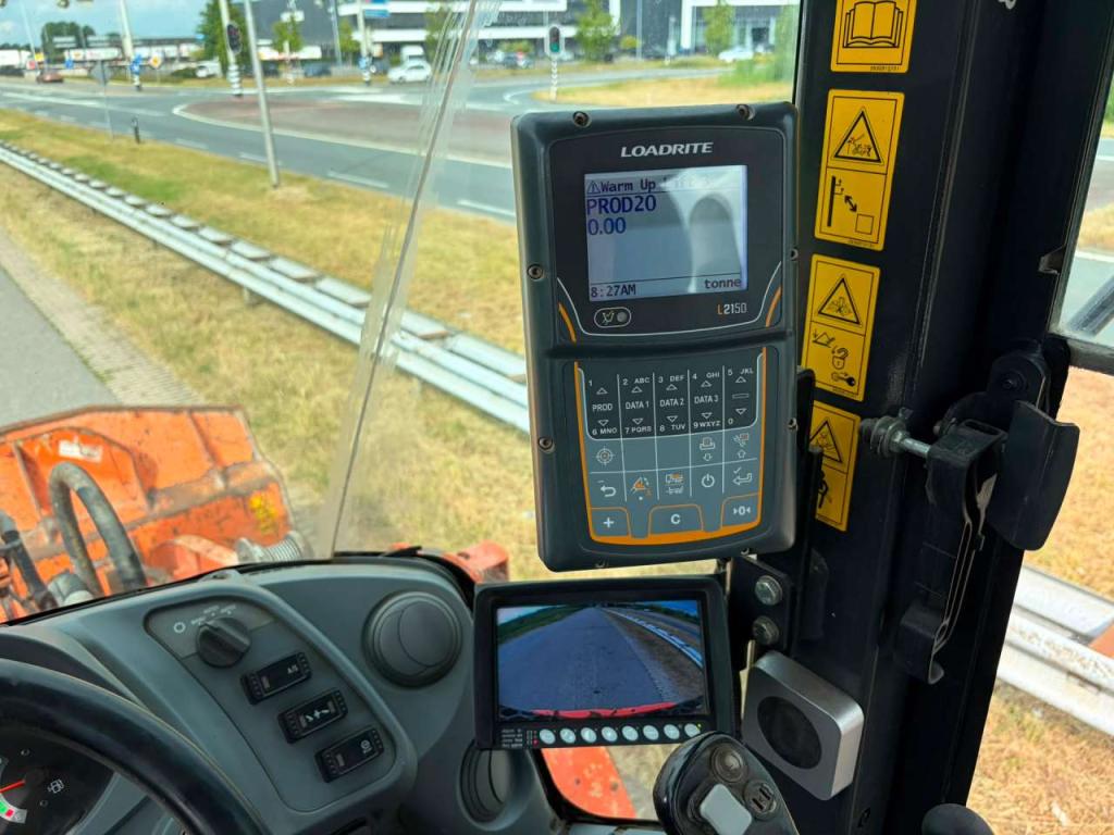 Hitachi ZW180-5B Photo 24