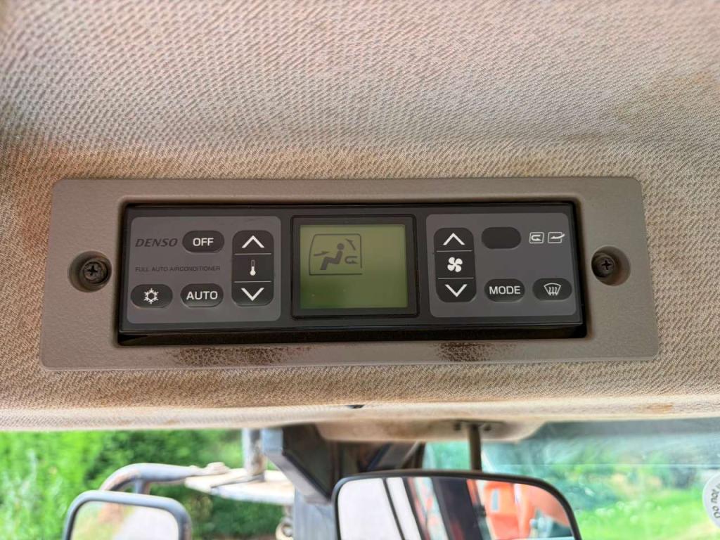Hitachi ZW180-5B Photo 26