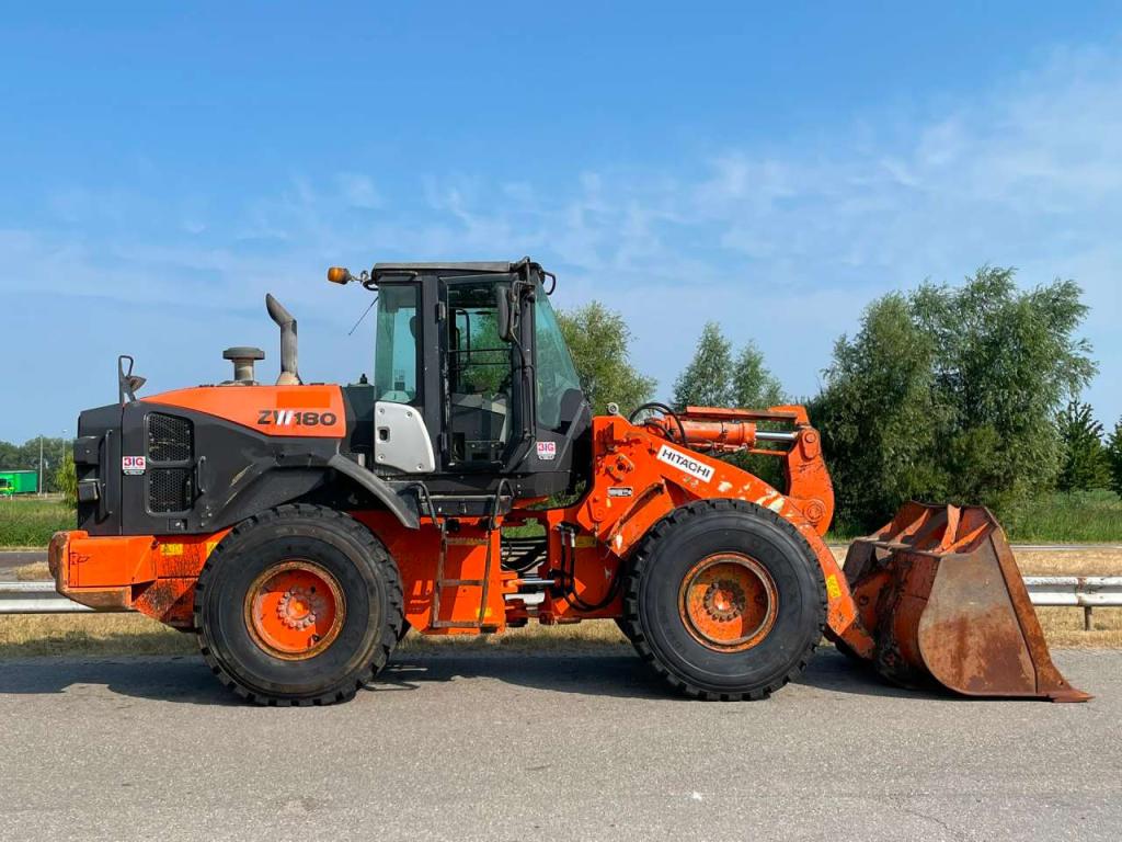 Hitachi ZW180-5B Photo 6