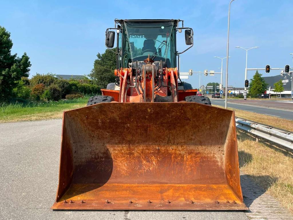 Hitachi ZW180-5B Photo 8