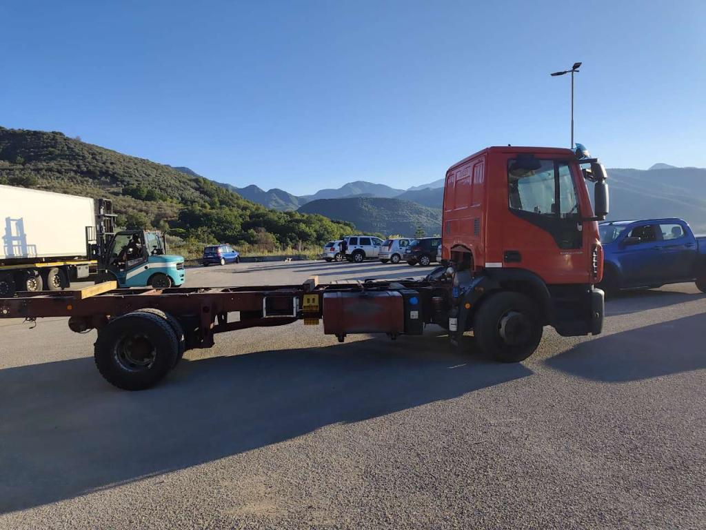 Iveco EUROCARGO 150-280 Photo 2