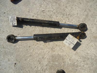 Piston de direction pour Fiat Hitachi W130 en vente par OLM 90 Srl