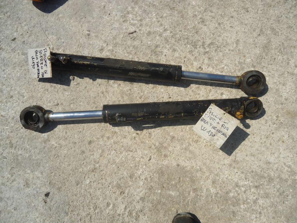 Piston de direction pour Fiat Hitachi W130 Photo 1