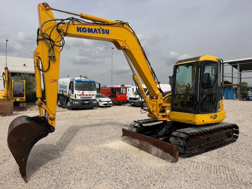 Komatsu PC 88MR-6 Photo 6