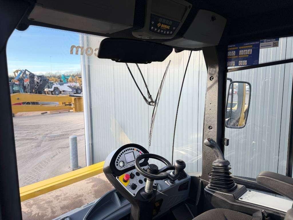 Bomag BW213D-5 Photo 24