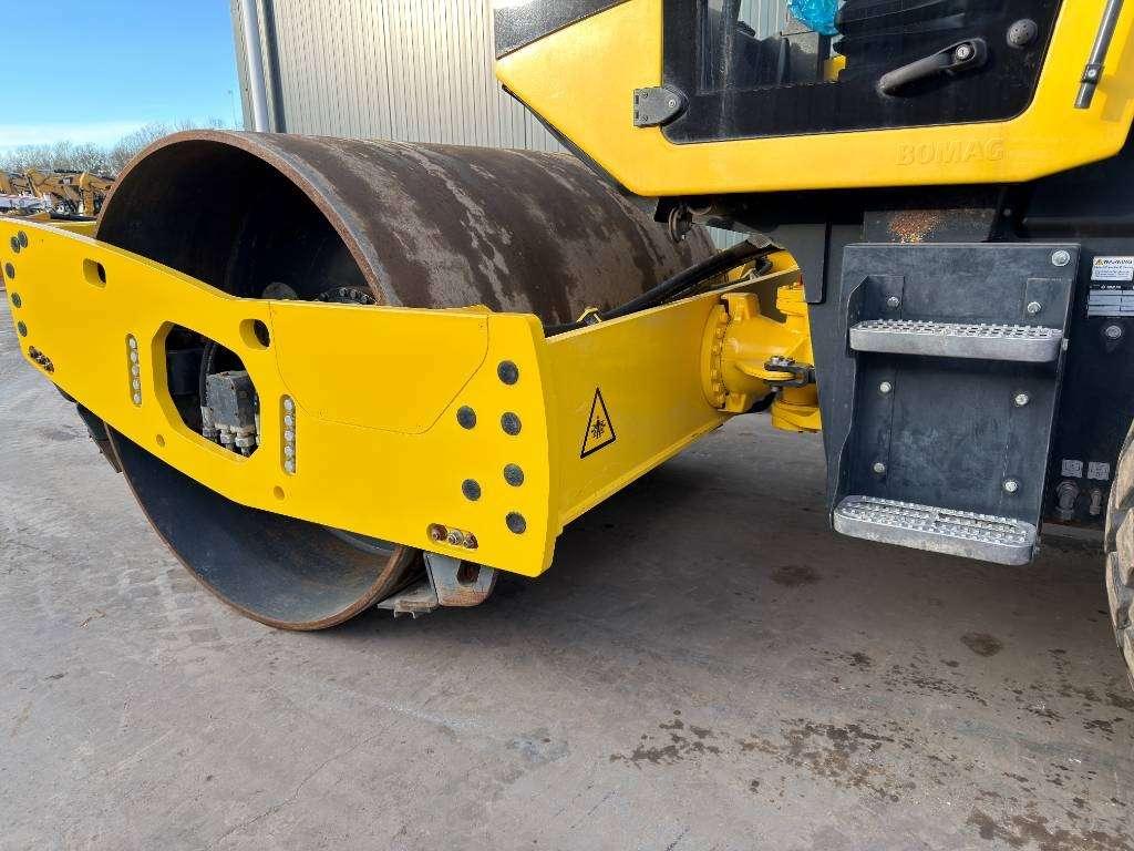 Bomag BW213D-5 Photo 3