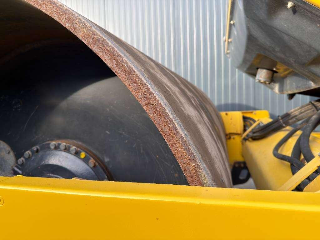 Bomag BW213D-5 Photo 6