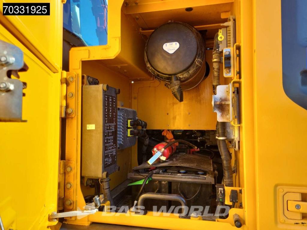 Volvo EC250 E L Photo 18