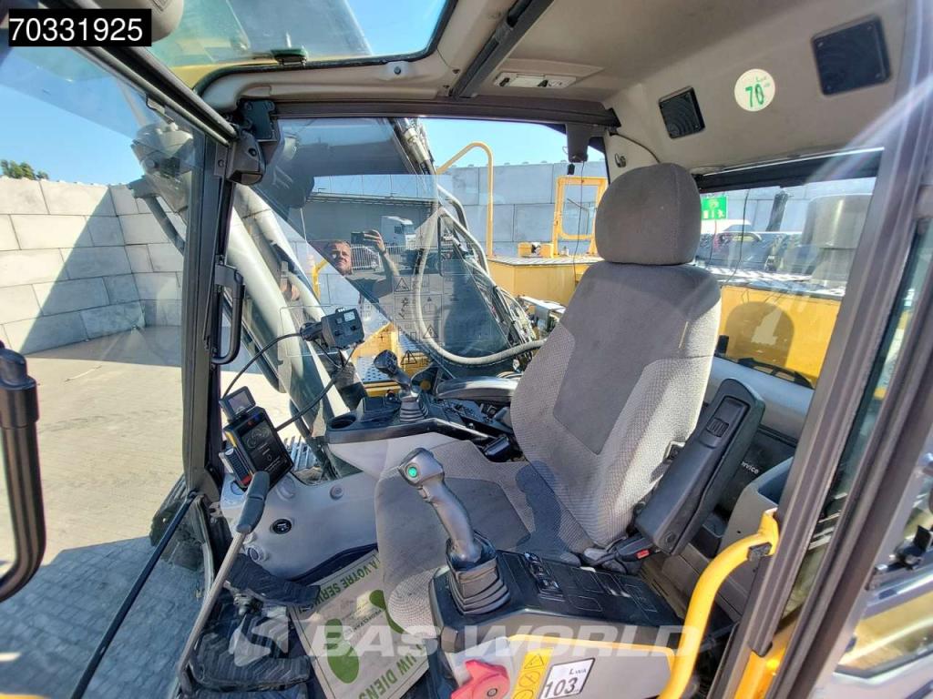 Volvo EC250 E L Photo 27