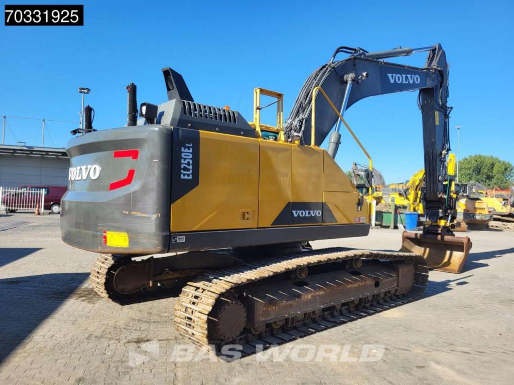 Volvo EC250 E L Photo 5