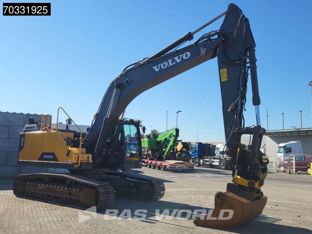 Volvo EC250 E L Photo 6