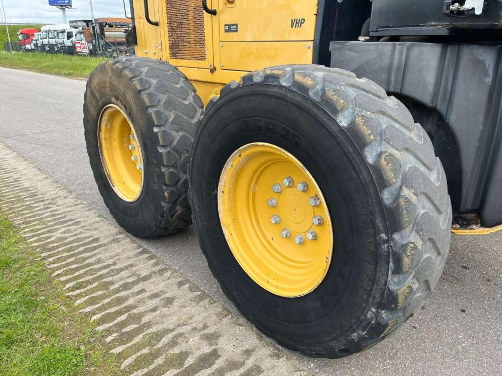 Caterpillar 12M Motor Grader Photo 10