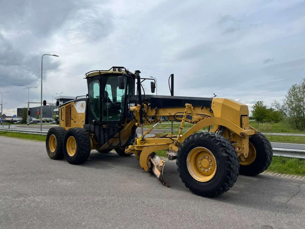 Caterpillar 12M Motor Grader Photo 6
