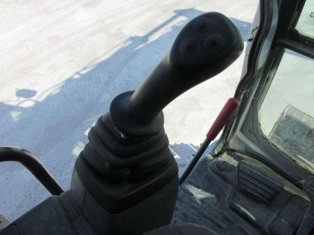 New Holland E135 SR-1ES Photo 19