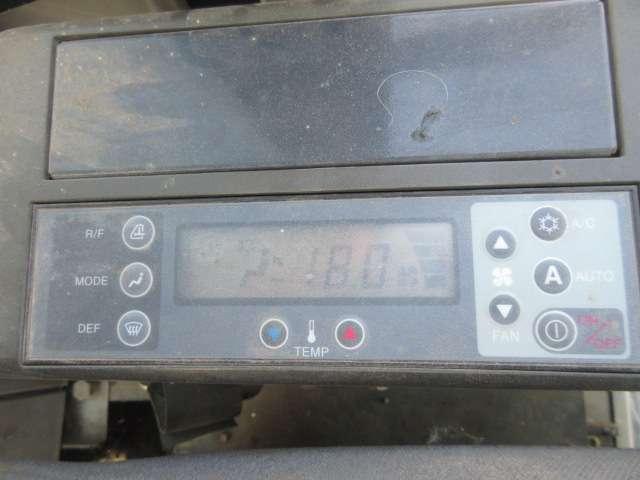 New Holland E135 SR-1ES Photo 20