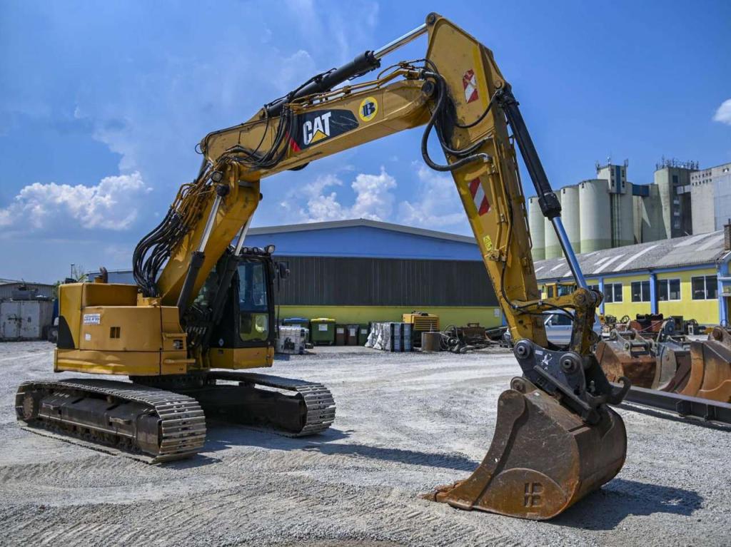 Caterpillar 321D Photo 9