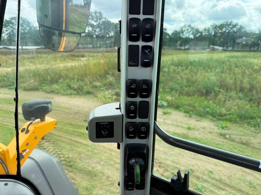 Volvo L90H - 3rd Function / Quick Coupler Photo 14