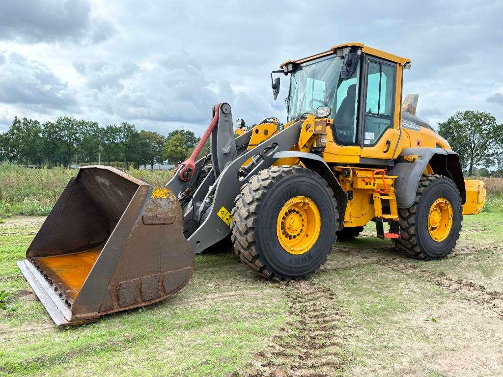 Volvo L90H - 3rd Function / Quick Coupler Photo 2