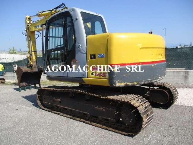 New Holland E145 Photo 5