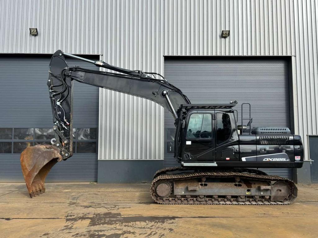 Doosan DX225LC-5 Photo 1