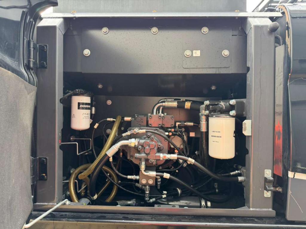 Doosan DX225LC-5 Photo 18