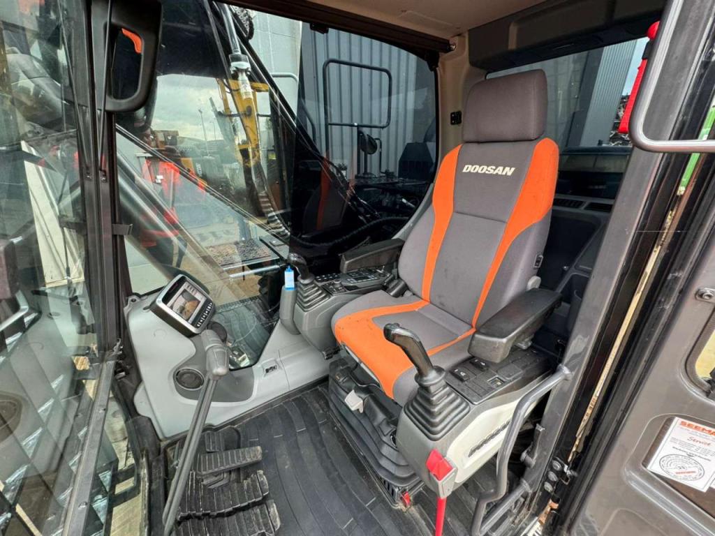 Doosan DX225LC-5 Photo 23