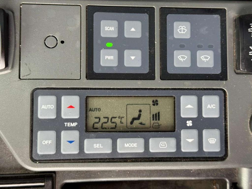 Doosan DX225LC-5 Photo 25