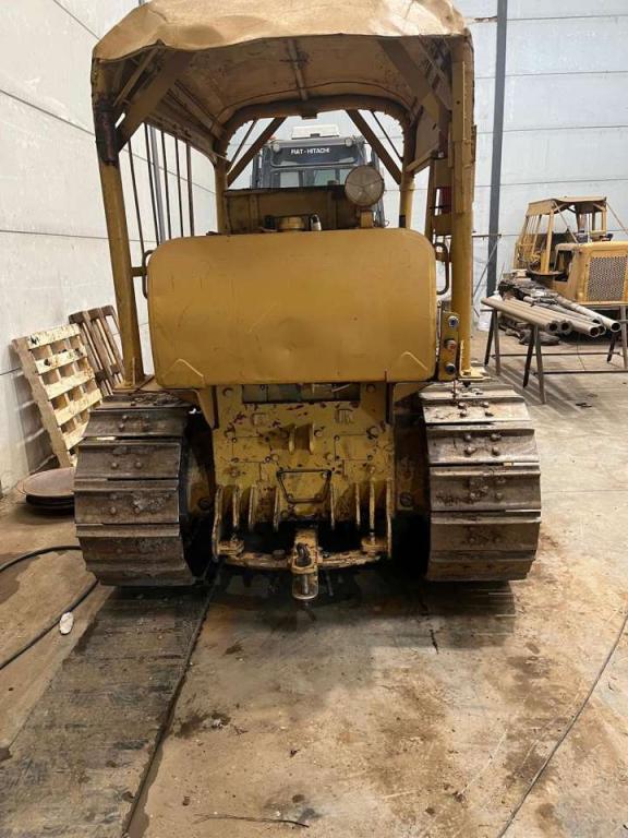 Caterpillar D4 Photo 4