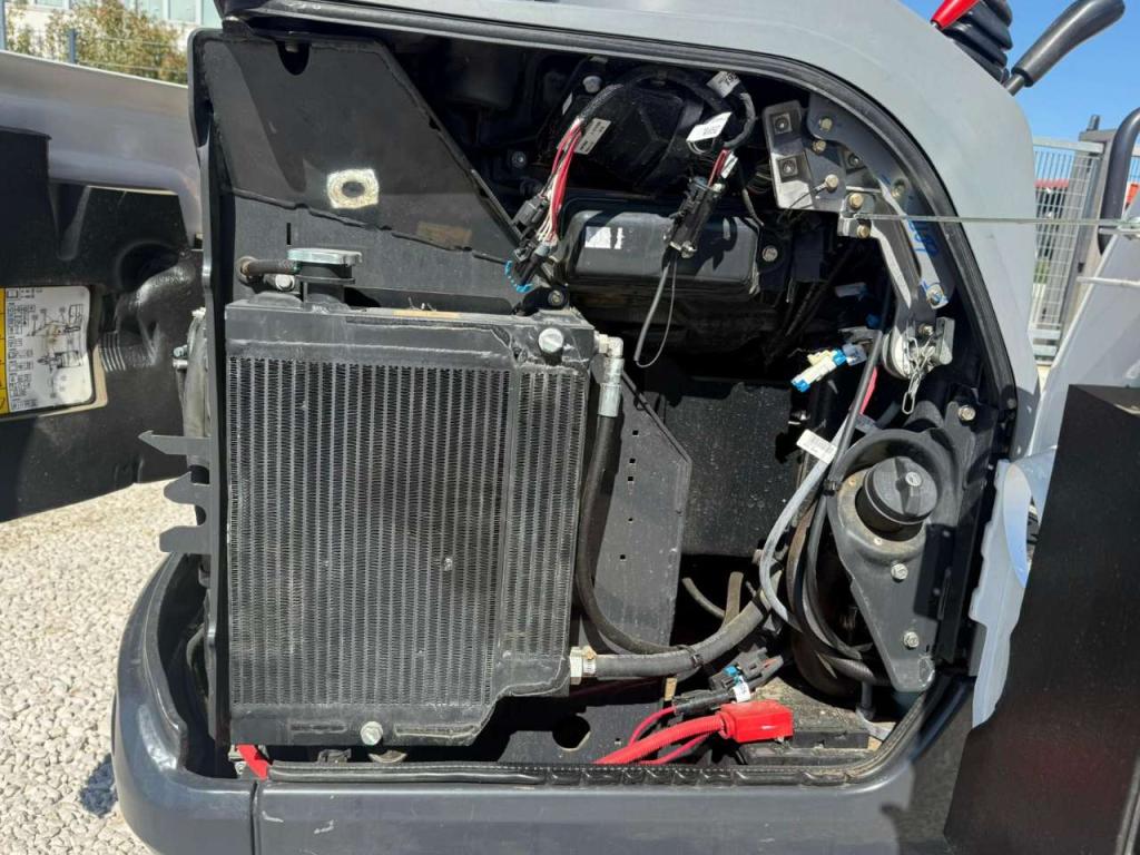 Bobcat E19 Photo 12