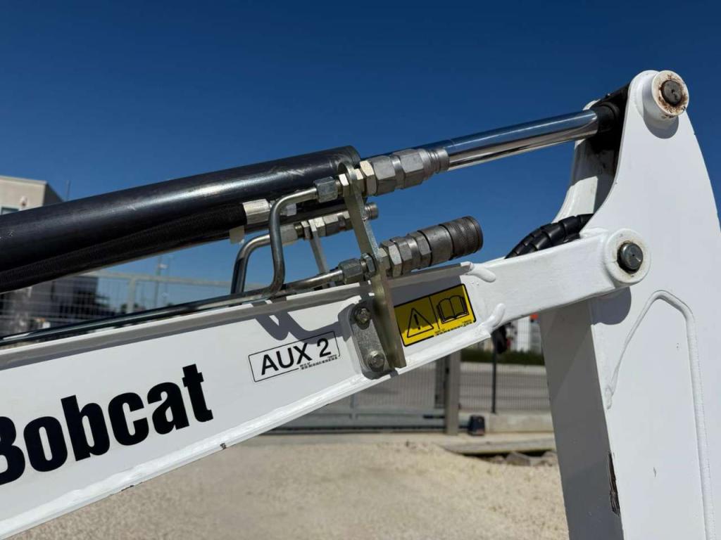 Bobcat E19 Photo 8