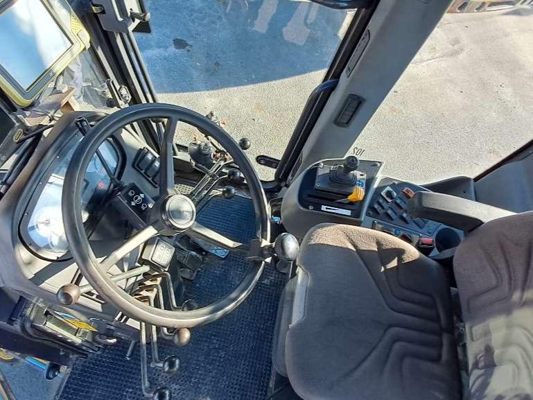 New Holland F106.7A Photo 11