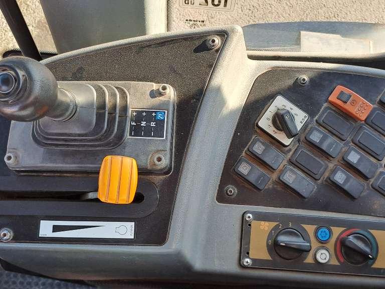 New Holland F106.7A Photo 13