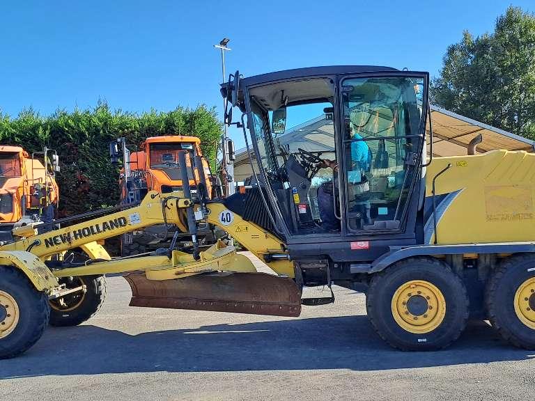New Holland F106.7A Photo 6
