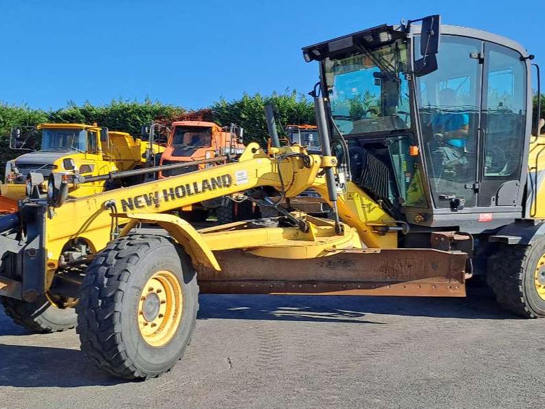 New Holland F106.7A Photo 7
