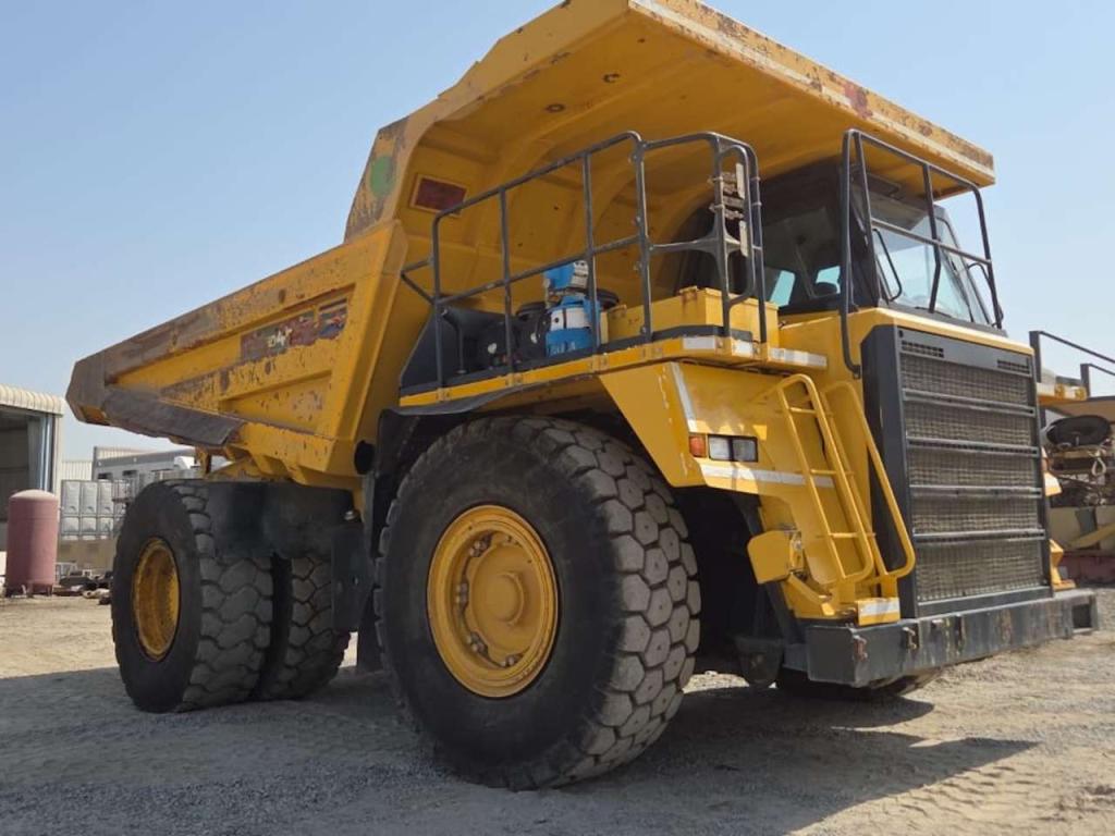 Komatsu HD465-7R Photo 11
