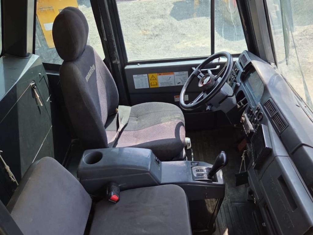 Komatsu HD465-7R Photo 14