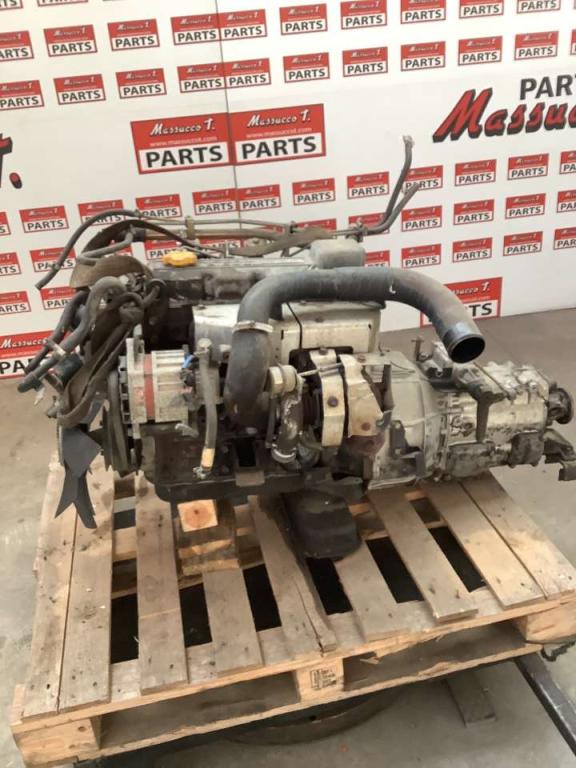 Moteur à combustion pour Nissan CABSTAR Photo 2