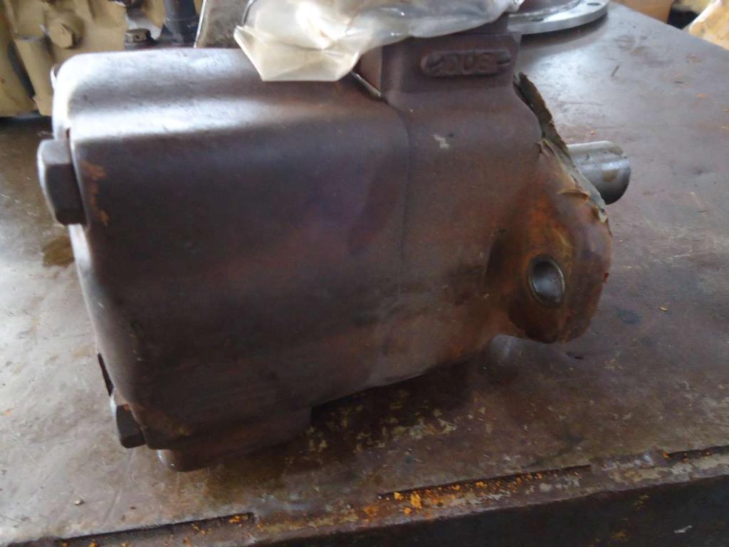 Pompe hydraulique pour Benfra 215 Photo 1