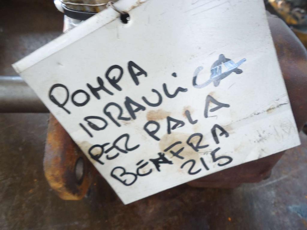 Pompe hydraulique pour Benfra 215 Photo 4
