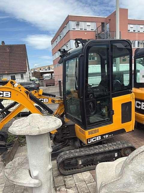 JCB 19-1 Photo 1