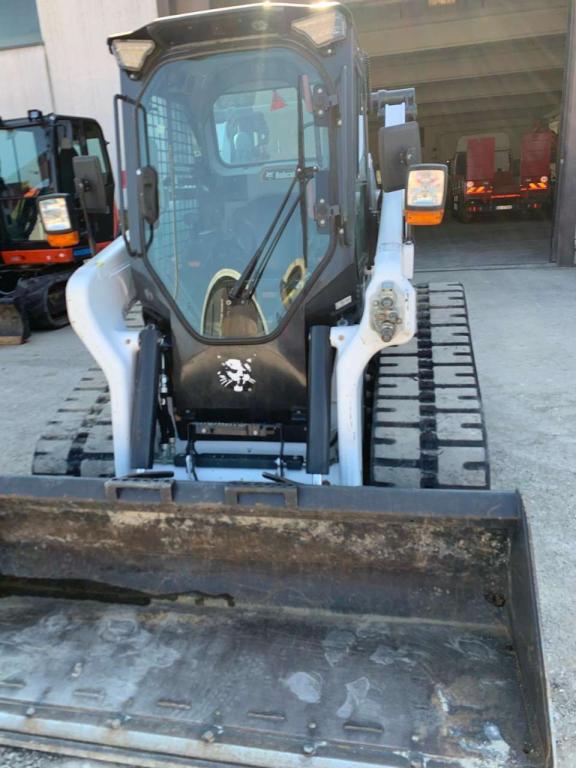 Bobcat T76 Photo 3
