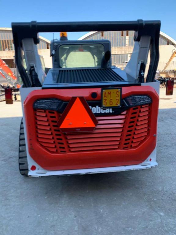 Bobcat T76 Photo 6