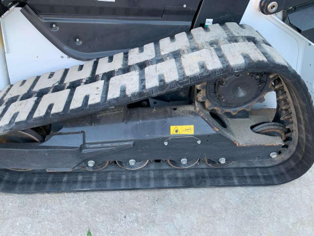 Bobcat T76 Photo 7