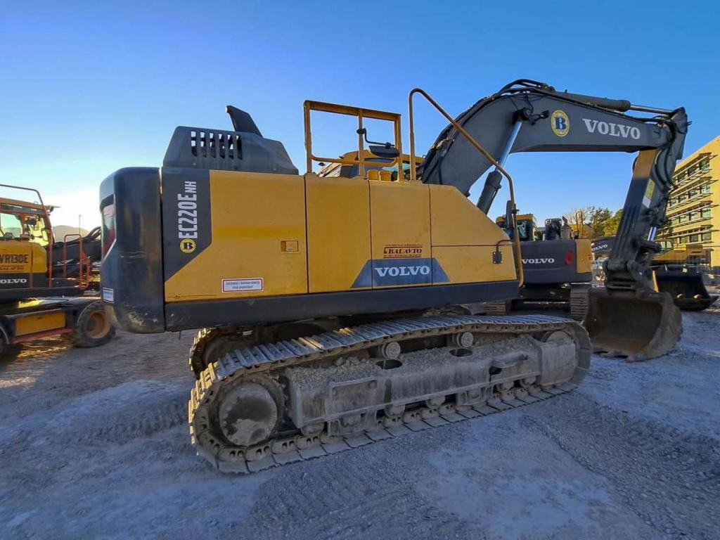 Volvo EC220E Photo 4