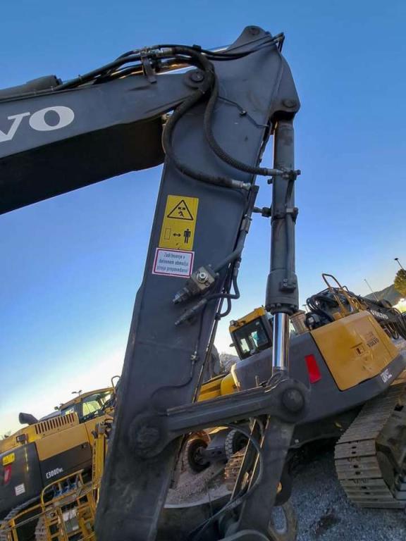 Volvo EC220E Photo 6