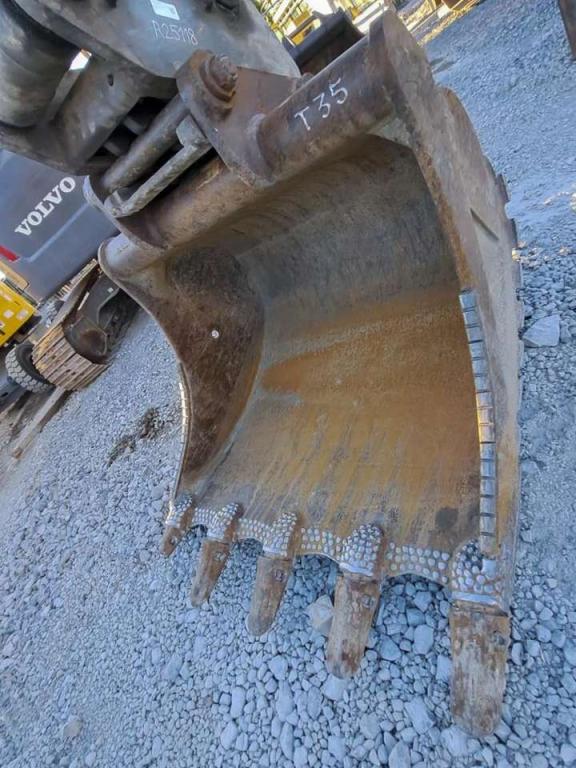 Volvo EC220E Photo 7